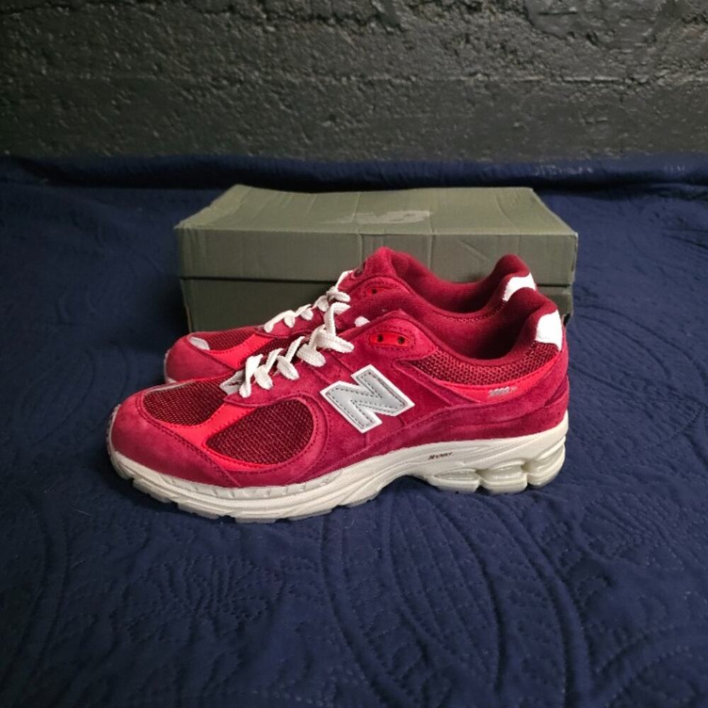 New Balance 2002R Bordeaux Burgundy Suede Sneakers Size 11 Like New - Picture 2 of 7